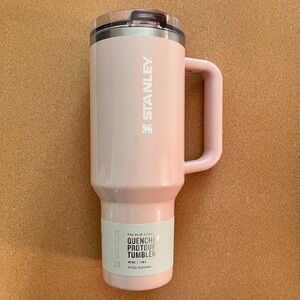 Stanley Pink rose quartz Travel Tumbler 40oz